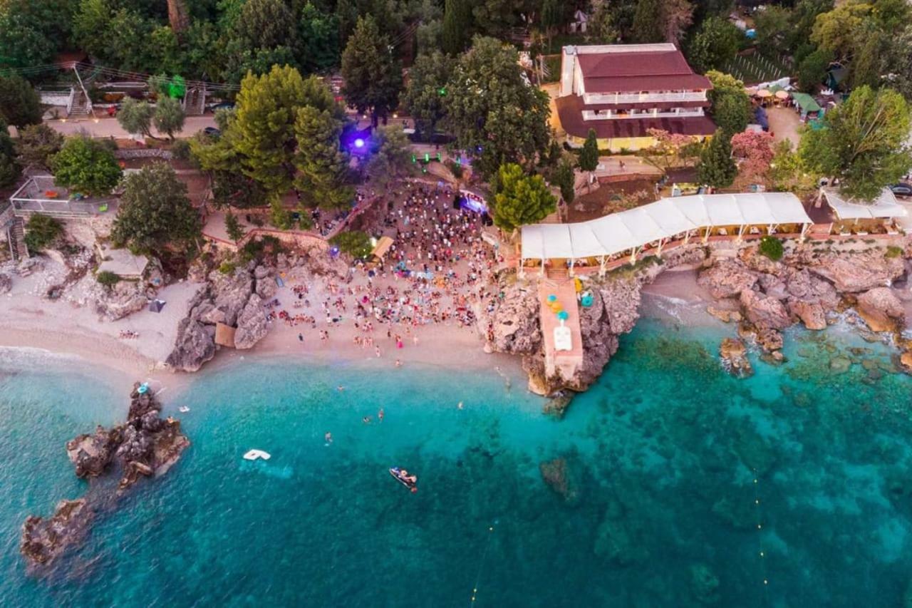 Queen Vasilika Hotel Dhermi Ngoại thất bức ảnh