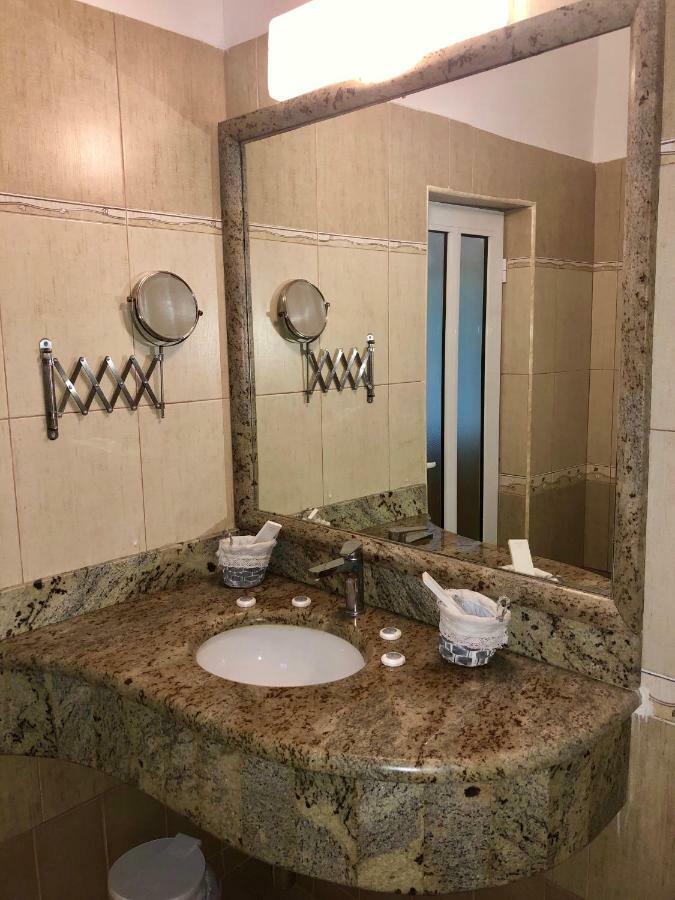 Queen Vasilika Hotel Dhermi Ngoại thất bức ảnh