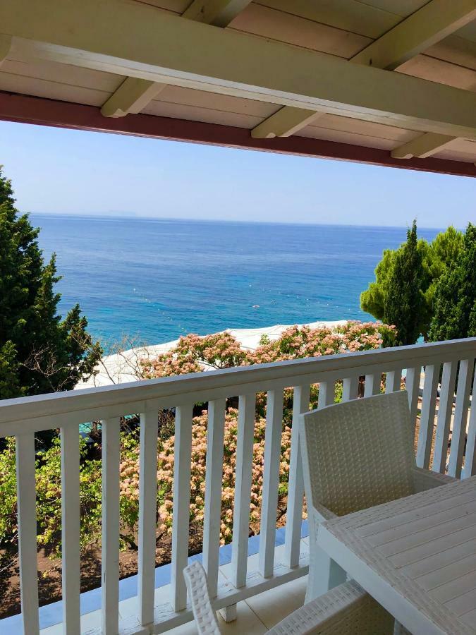 Queen Vasilika Hotel Dhermi Ngoại thất bức ảnh