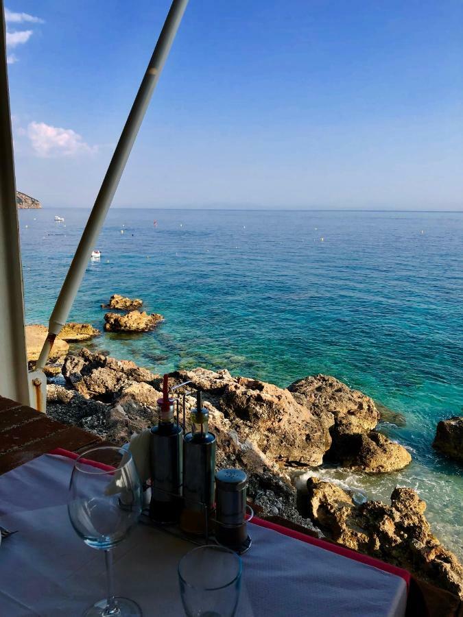 Queen Vasilika Hotel Dhermi Ngoại thất bức ảnh