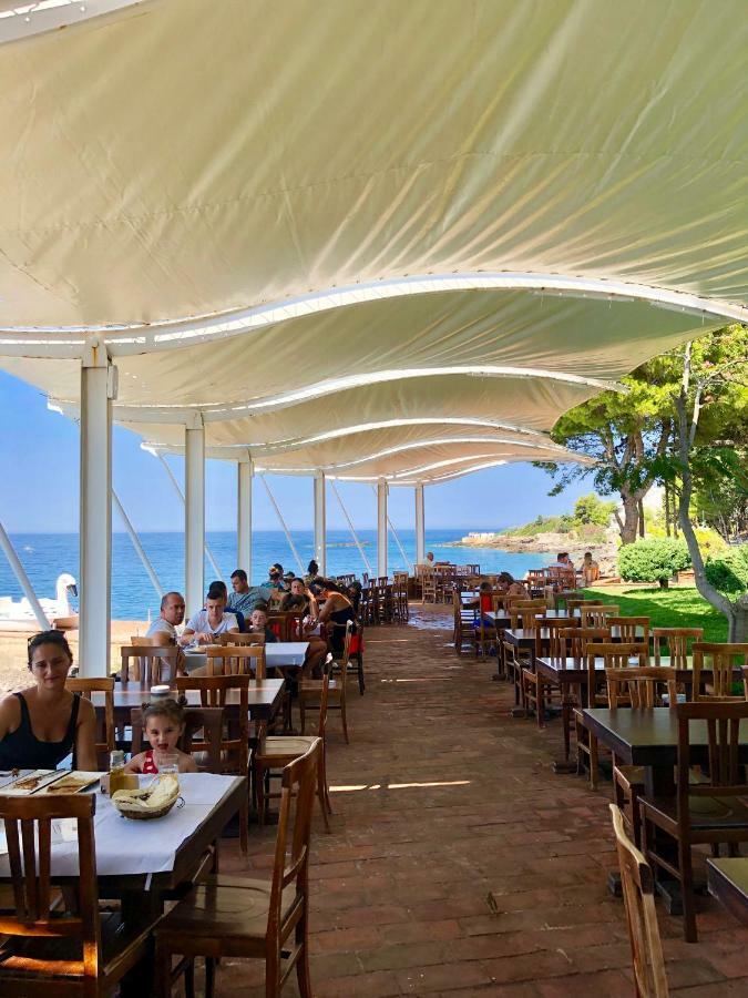 Queen Vasilika Hotel Dhermi Ngoại thất bức ảnh
