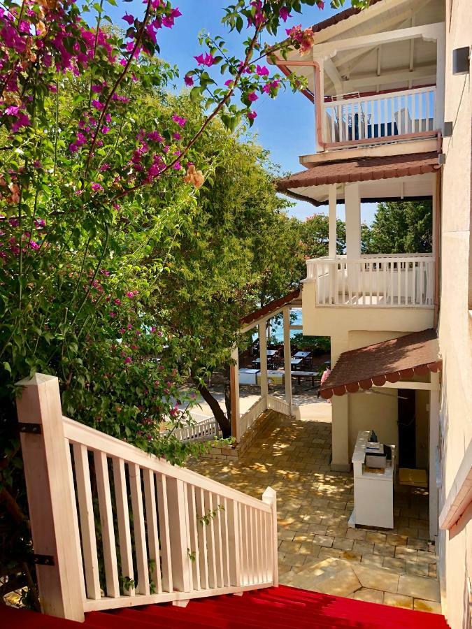 Queen Vasilika Hotel Dhermi Ngoại thất bức ảnh